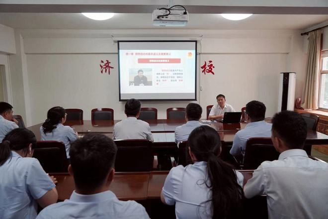 輕工供銷(xiāo)公司組織“青春當(dāng)有為 建功新時(shí)代”青年員工主題教育活動(dòng)
