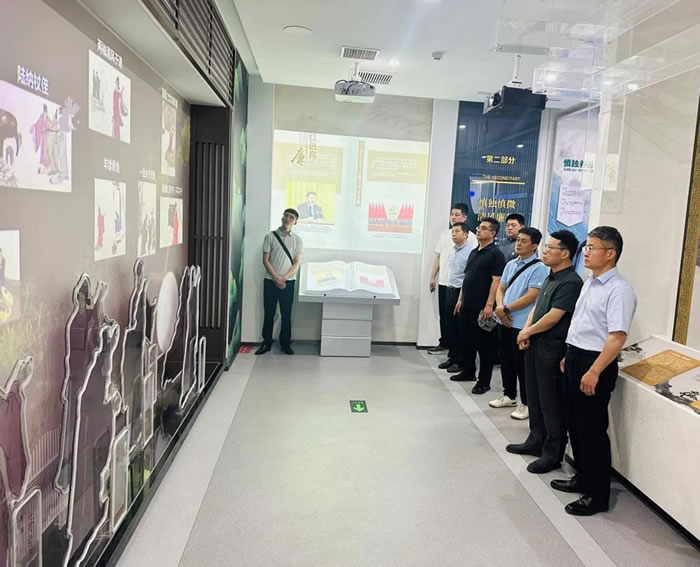 輕工供銷公司組織開展“廉潔鑄魂 清風(fēng)筑企”廉潔警示教育活動(dòng)